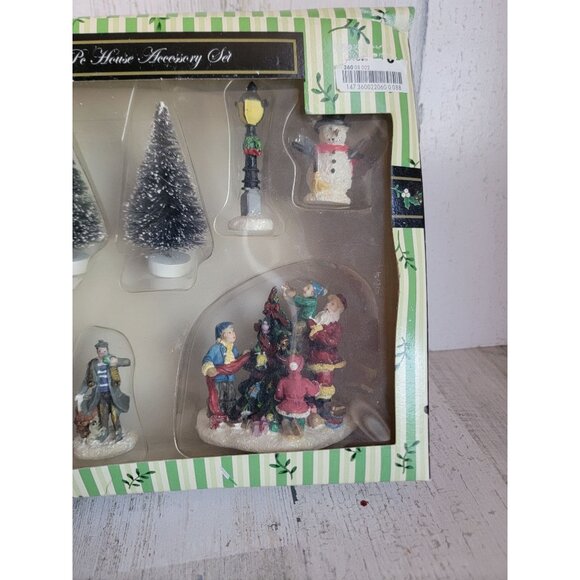 Vintage Town decorating Xmas tree village set kids home decor - Picture 4 of 12